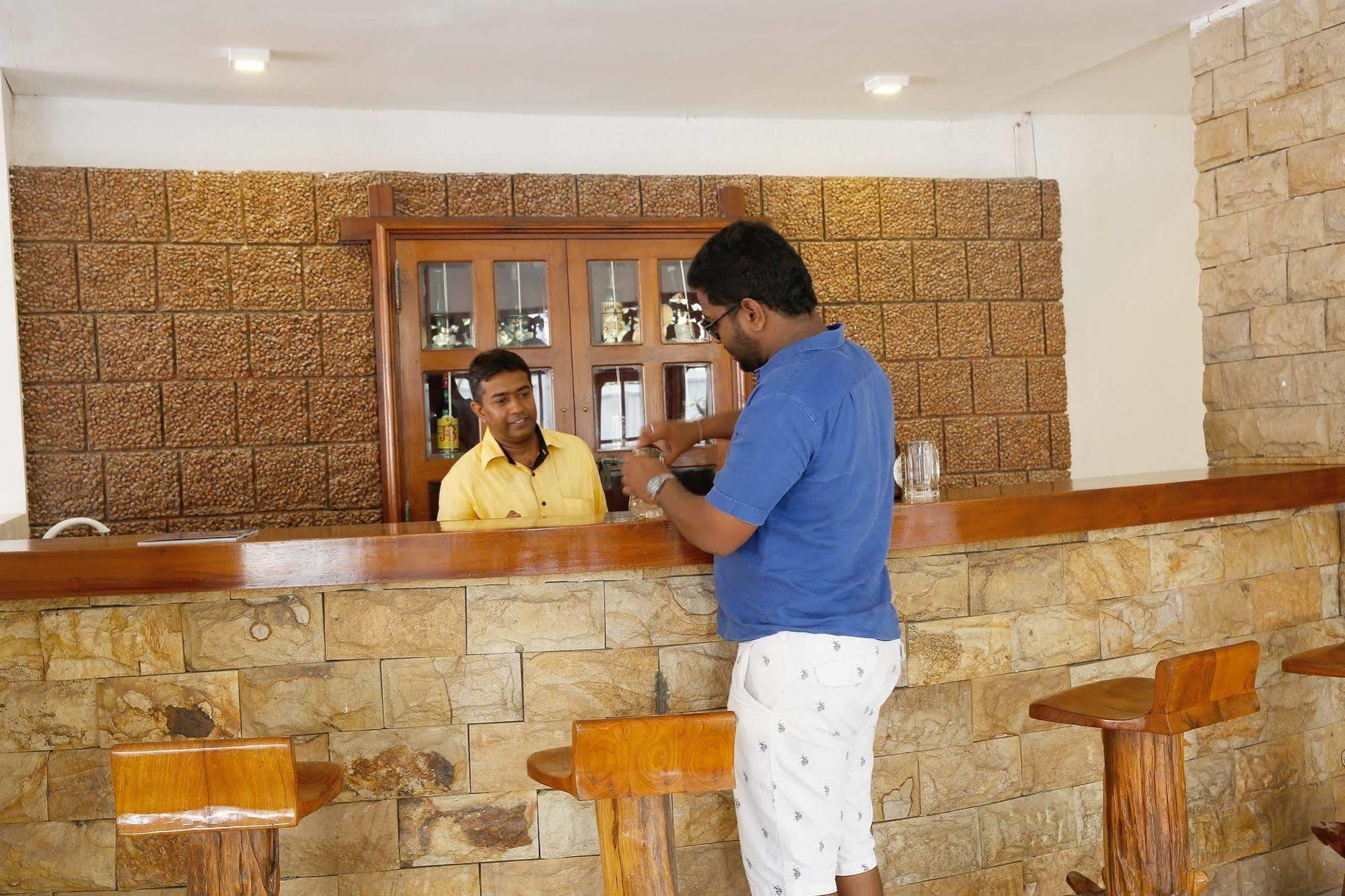 The Reef Beach Hotel Negombo Exteriér fotografie